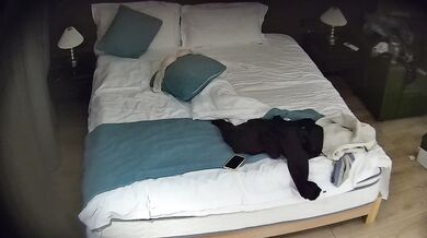 2025年10月最新，约炮大神【鱼哥】白白净净的女大学生，超清画质拍摄，激情四射的一炮，奶子发育的真不错，乖巧听话狂插不止！ (2)