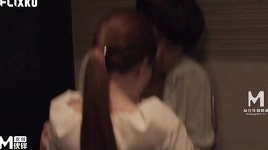 【麻豆传媒】mfk-0018 先性後爱